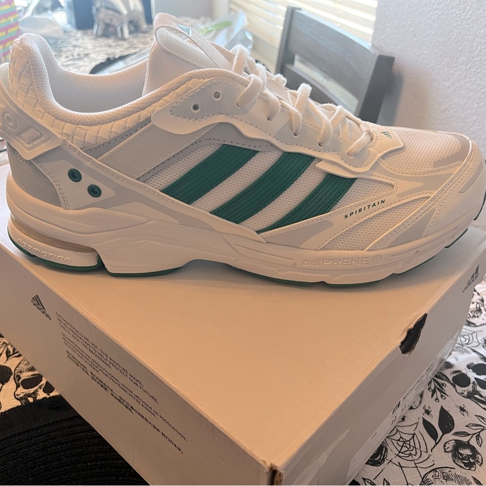 adidas Spiritain 2000
Core White Clear Grey Green